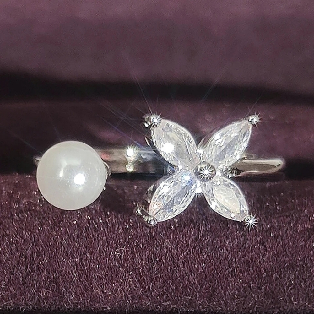 Elegant Adjustable Flower Pearl Ring